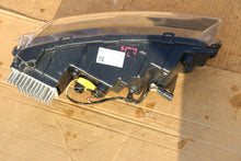 Laden Sie das Bild in den Galerie-Viewer, Frontscheinwerfer Dacia Spring 266052417R Links Scheinwerfer Headlight