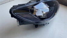 Laden Sie das Bild in den Galerie-Viewer, Frontscheinwerfer Ford Kuga III CX482HL-RH-LHD LV4B-13E014-FH LED Rechts SCH5296780369zi
