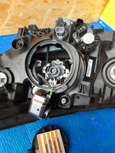 Load image into Gallery viewer, Frontscheinwerfer Honda Cr-V Crv Rechts Scheinwerfer Headlight SCH3080799352af