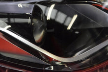 Laden Sie das Bild in den Galerie-Viewer, Frontscheinwerfer Toyota Corolla 81110-02T31-00 Rechts Scheinwerfer Headlight SCH2407144018kh