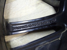 Load image into Gallery viewer, 1x Alufelge 18 Zoll 8.0&quot; 5x112 44ET Glanz Graphit 3V0601025AG Skoda Superb