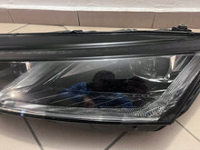 Laden Sie das Bild in den Galerie-Viewer, Frontscheinwerfer Skoda Octavia IV 5E4941015A LED Links Scheinwerfer Headlight SCH9047719463tt