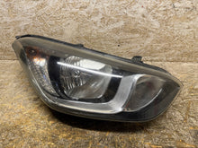 Load image into Gallery viewer, Frontscheinwerfer Hyundai I20 Ein Satz Scheinwerfer Headlight