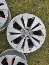 Laden Sie das Bild in den Galerie-Viewer, 4x Alufelge 19 Zoll 8.5" 5x112 20ET Glanz Silber 4M8601025 Audi Q8 Rim Wheel FEL7070167507rm