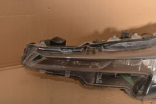 Laden Sie das Bild in den Galerie-Viewer, Frontscheinwerfer Toyota Corolla 90154118 LED Links Scheinwerfer Headlight SCH7945146730of