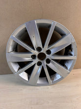 Load image into Gallery viewer, 1x Alufelge 15 Zoll 6.0" 5x100 40ET Glanz Silber 6C0601025F VW Rim Wheel FEL8036659653ui