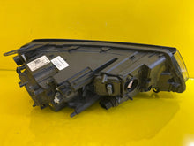 Load image into Gallery viewer, Frontscheinwerfer VW Touareg 7P1941033A Xenon Links Scheinwerfer Headlight