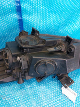 Laden Sie das Bild in den Galerie-Viewer, Frontscheinwerfer Kia Carens 92102-A4 LED Rechts Scheinwerfer Headlight