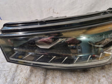 Laden Sie das Bild in den Galerie-Viewer, Frontscheinwerfer Skoda Fabia IV 6VB941015A FALSE Scheinwerfer Headlight SCH7977915238xx