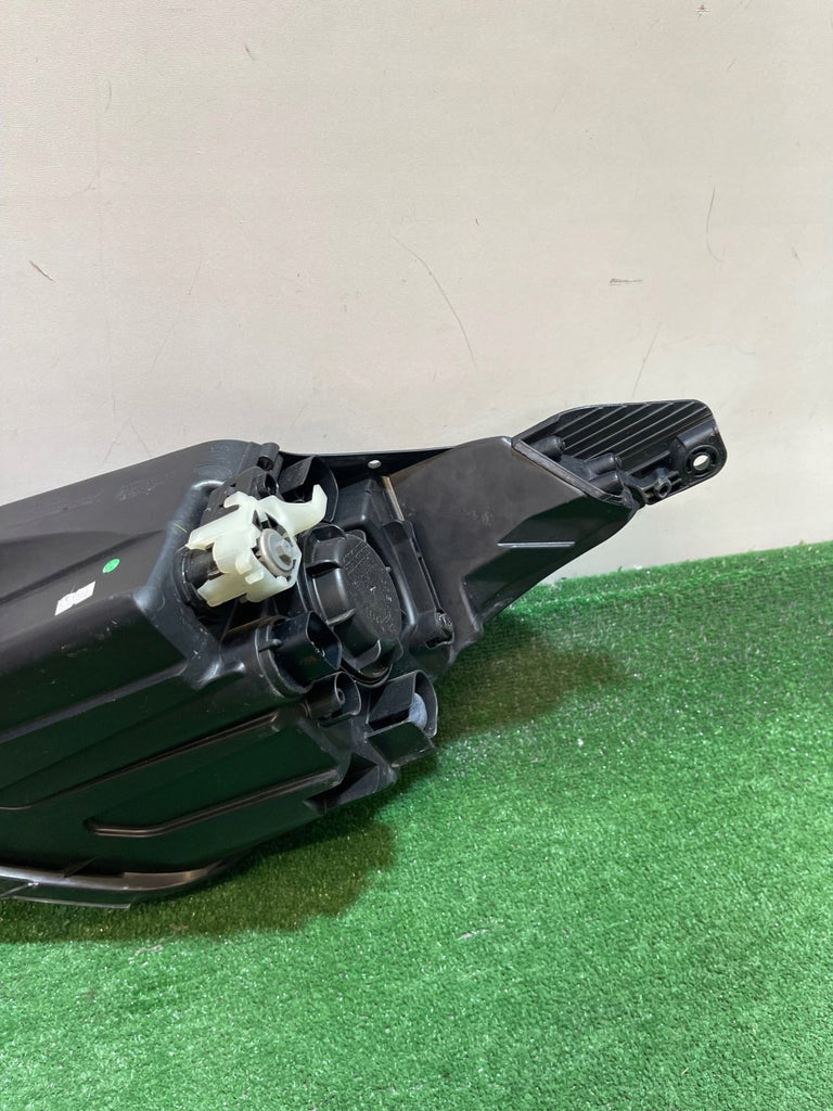 Frontscheinwerfer Hyundai I10 92102-B9000 Rechts Scheinwerfer Headlight SCH7175619359dy