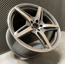 Laden Sie das Bild in den Galerie-Viewer, 1x Alufelge 20 Zoll 11.0&quot; 5x112 68ET A1904010200 Mercedes-Benz Gt Rim Wheel