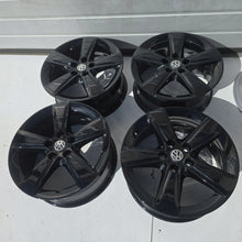 Load image into Gallery viewer, 4x Alufelge 17 Zoll 7.5" 5x112 54ET 6855088 BMW 4 Caddy V Golf VII Touran FEL3339349182sz