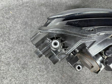 Laden Sie das Bild in den Galerie-Viewer, Frontscheinwerfer Skoda Fabia 6VB941015 Full LED Links Scheinwerfer Headlight