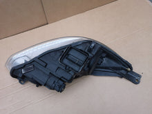Laden Sie das Bild in den Galerie-Viewer, Frontscheinwerfer Ford Focus F1EB-13W030-AE F1EB-13W029-AE Ein Satz Headlight SCH8834484846mu