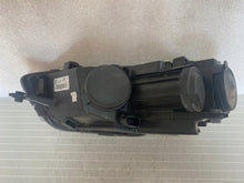 Laden Sie das Bild in den Galerie-Viewer, Frontscheinwerfer VW Scirocco 1K8941032J Xenon Rechts Scheinwerfer Headlight