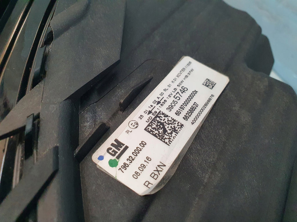 Frontscheinwerfer Opel Astra 39023762 39055746 LED Ein Satz Headlight