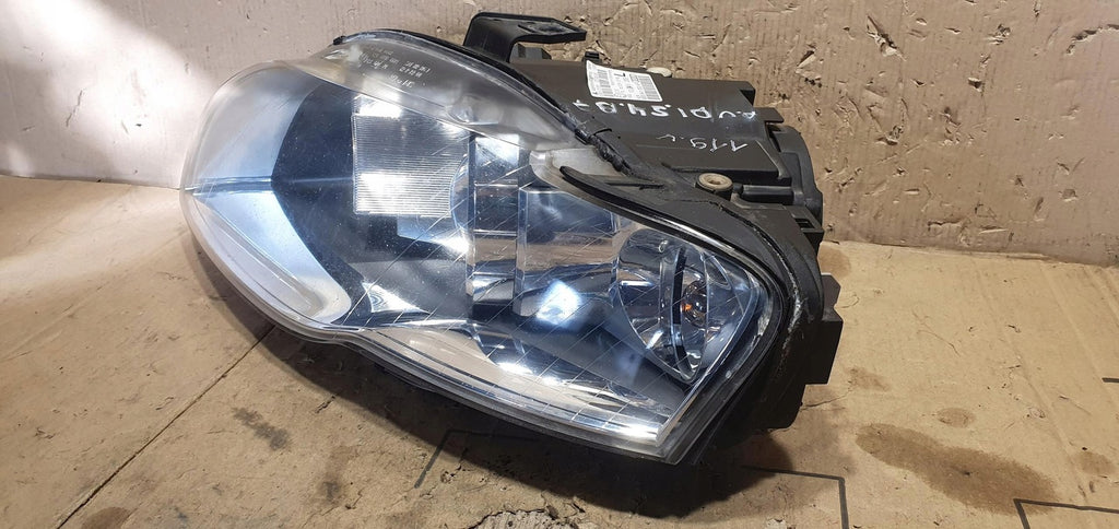 Frontscheinwerfer Audi A4 8E0941003AF Ein Stück (Rechts oder Links) Headlight