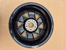 Load image into Gallery viewer, 1x Alufelge 16 Zoll 6.5&quot; 5x114.3 40ET Glanz Silber Nissan Leaf Rim Wheel