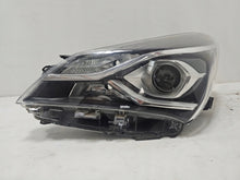 Laden Sie das Bild in den Galerie-Viewer, Frontscheinwerfer Toyota Yaris Links Scheinwerfer Headlight