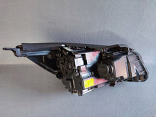 Load image into Gallery viewer, Frontscheinwerfer Kia Sorento III Um 92101-C5200 Xenon Links Headlight