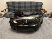 Laden Sie das Bild in den Galerie-Viewer, Frontscheinwerfer Mercedes-Benz W206 A20690964703 Links Scheinwerfer Headlight SCH3670923181zw