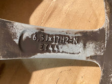 Laden Sie das Bild in den Galerie-Viewer, 1x Alufelge 17 Zoll 6.5" 5x112 44ET A1774010300 Mercedes-Benz W177 Rim Wheel FEL2885160558dj