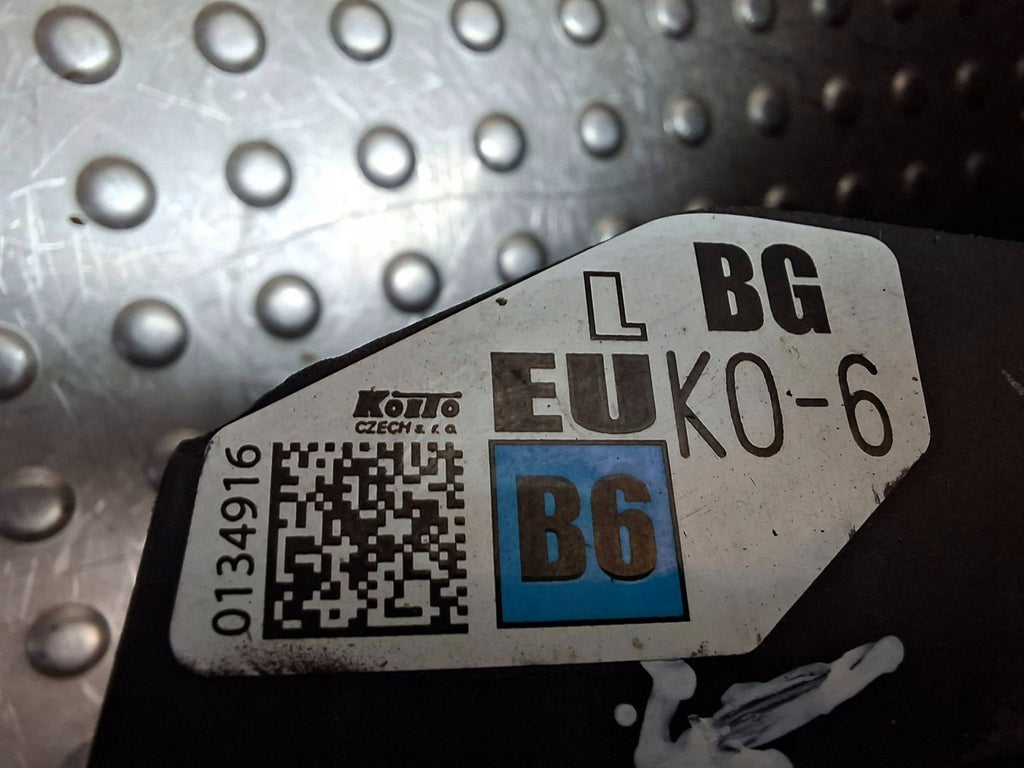 Frontscheinwerfer Toyota Yaris EUK0-6 Links Scheinwerfer Headlight SCH6882976120sy