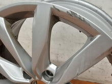 Load image into Gallery viewer, 1x Alufelge 17 Zoll 6.0" 5x112 48ET Glanz Silber 5G0601025K VW I Rim Wheel FEL3458992302oe