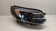 Laden Sie das Bild in den Galerie-Viewer, Frontscheinwerfer Opel Zafira Vivaro 9832836480 Xenon Rechts Headlight