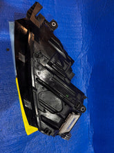 Laden Sie das Bild in den Galerie-Viewer, Frontscheinwerfer Skoda Octavia IV 5E4941016A Full LED Rechts Headlight SCH4737900398xk