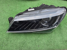Load image into Gallery viewer, Frontscheinwerfer Skoda Superb III 3V1941015B Xenon Rechts oder Links