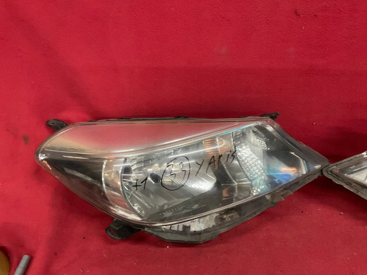 Frontscheinwerfer Toyota Yaris Ein Satz Scheinwerfer Headlight SCH4288683374wg