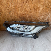 Load image into Gallery viewer, Frontscheinwerfer Toyota Yaris Ein Satz Scheinwerfer Headlight SCH9790635547ge