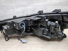 Laden Sie das Bild in den Galerie-Viewer, Frontscheinwerfer Toyota Corolla HASC016184 Rechts Scheinwerfer Headlight SCH4464112518mw