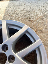 Laden Sie das Bild in den Galerie-Viewer, 1x Alufelge 17 Zoll 7.0&quot; 5x114.3 HL44471 Toyota Corolla Verso Rim Wheel