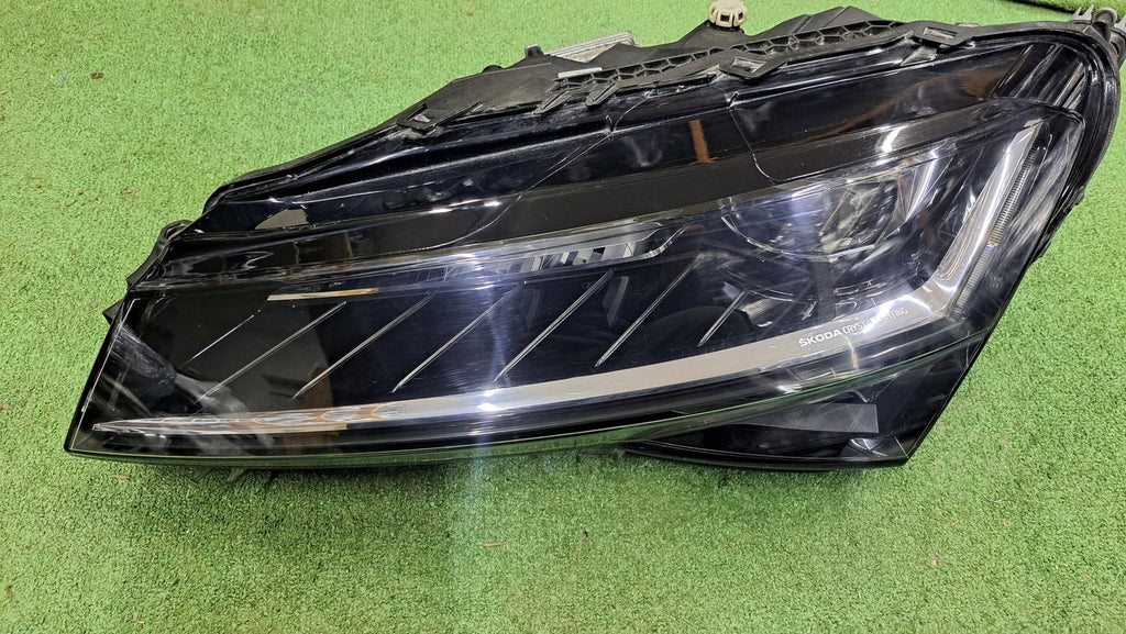 Frontscheinwerfer Skoda Superb III 3V1941015D Full LED Links Headlight