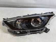 Laden Sie das Bild in den Galerie-Viewer, Frontscheinwerfer Toyota Yaris CCI4390 Links Scheinwerfer Headlight SCH8626819958zs
