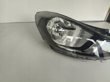 Load image into Gallery viewer, Frontscheinwerfer Hyundai I10 III 92102-K7000 Rechts Scheinwerfer Headlight
