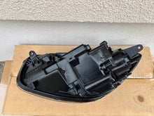 Load image into Gallery viewer, Frontscheinwerfer Kia Picanto 92102-1Y311 Rechts Scheinwerfer Headlight SCH9301205875vv