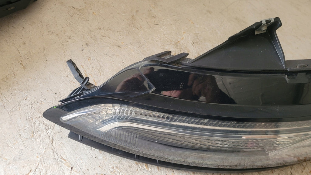 Frontscheinwerfer Jeep Cherokee 68157105AL 130732948901 Links Headlight SCH1472139787gg