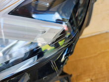 Laden Sie das Bild in den Galerie-Viewer, Frontscheinwerfer Dacia Sandero III Logan 260602561R Links Headlight