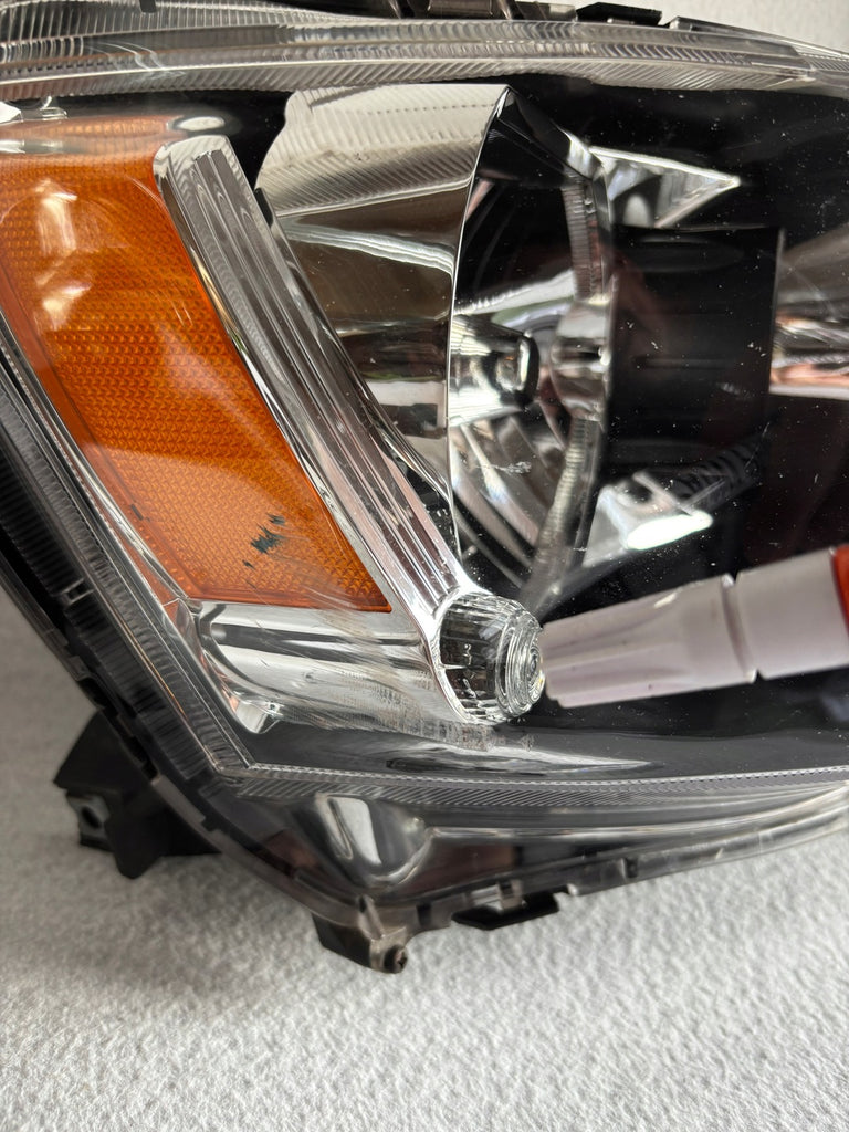 Frontscheinwerfer Mitsubishi Lancer VIII I 8301C3-38 Rechts Headlight SCH9031082373cw