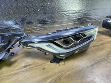 Laden Sie das Bild in den Galerie-Viewer, Frontscheinwerfer Toyota 4 Yaris K0-8EU Rechts Scheinwerfer Headlight SCH5785505422ox