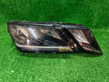 Laden Sie das Bild in den Galerie-Viewer, Frontscheinwerfer Skoda Octavia III 030110423207 5E1941016E Rechts Headlight SCH1501852344ab
