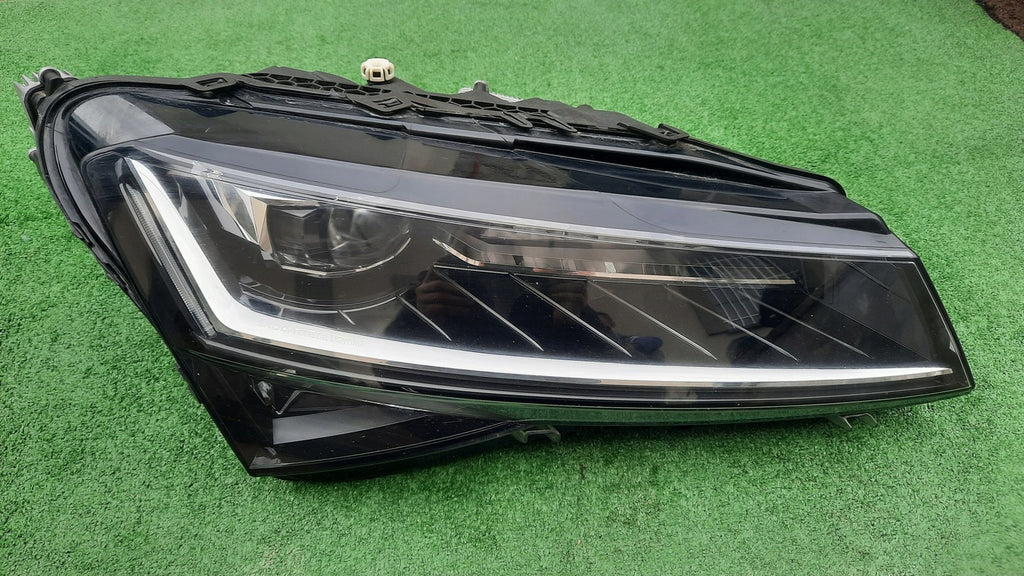 Frontscheinwerfer Skoda Superb III 3V1941016D Rechts Scheinwerfer Headlight