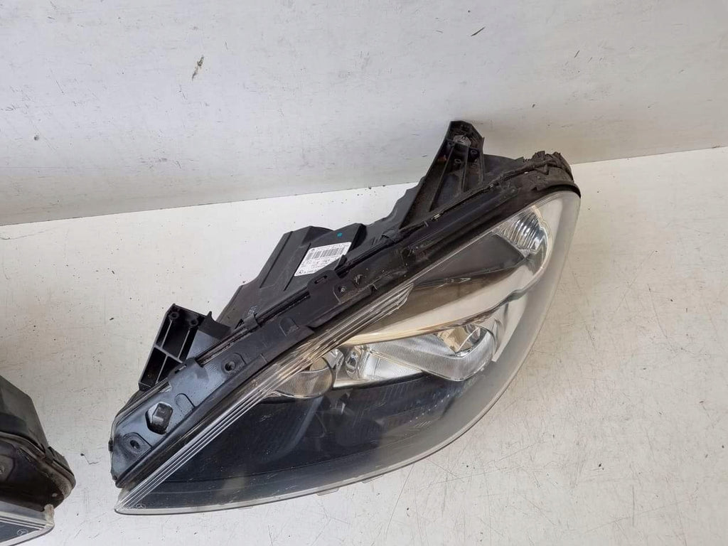 Frontscheinwerfer Mercedes-Benz 2468200261 2468200161 LED Ein Satz Headlight