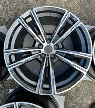 Load image into Gallery viewer, 1x Alufelge 19 Zoll 10.5" 5x112 28ET 8089561 BMW G05 Rim Wheel FEL2072033975aa