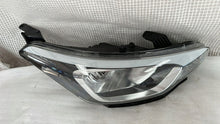 Laden Sie das Bild in den Galerie-Viewer, Frontscheinwerfer Hyundai I20 Rechts Scheinwerfer Headlight