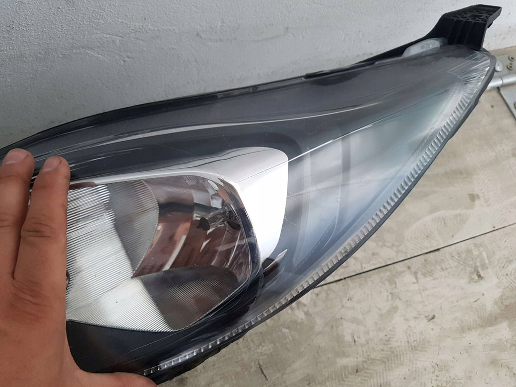 Frontscheinwerfer Ford Fiesta I 2126888 Ein Stück (Rechts oder Links) Headlight SCH4939840990um