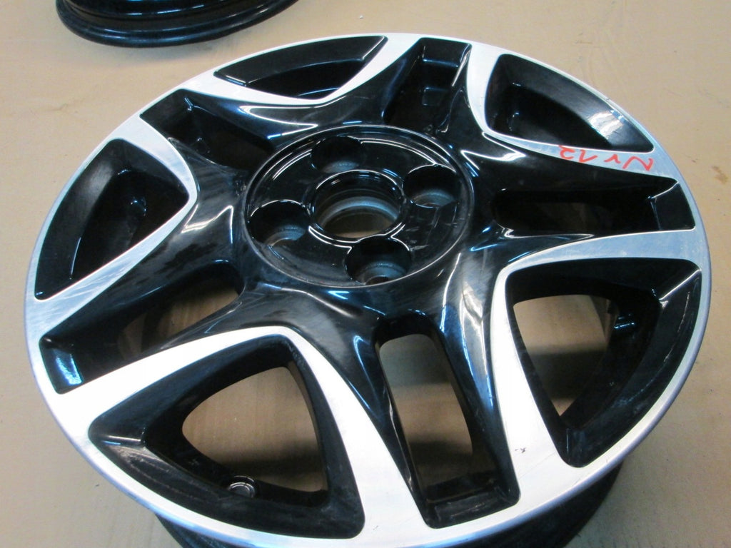 1x Alufelge 15 Zoll 5.0" 4x100 39ET 6577887665 Toyota Aygo Rim Wheel